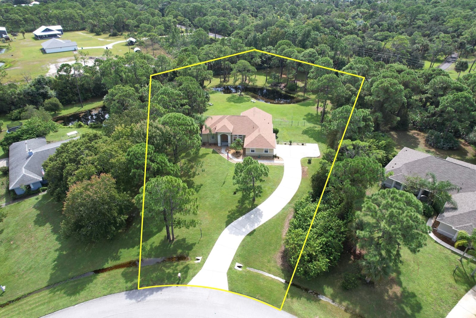 4572 Hunters Run Circle, Grant Valkaria, FL 32949