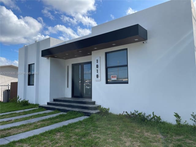 1010 W 1st Avenue 1, Hialeah, FL 33010