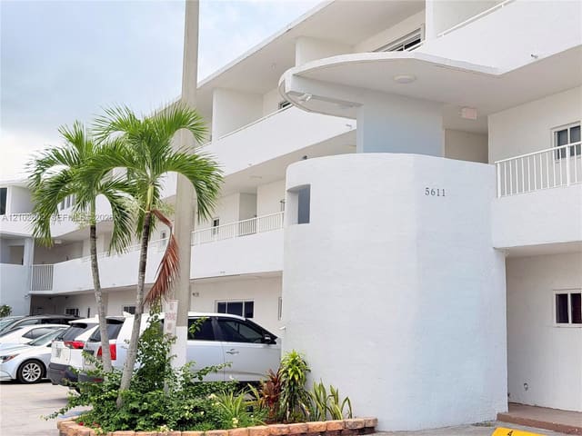 5611 W 25th Court 14-A, Hialeah, FL 33016