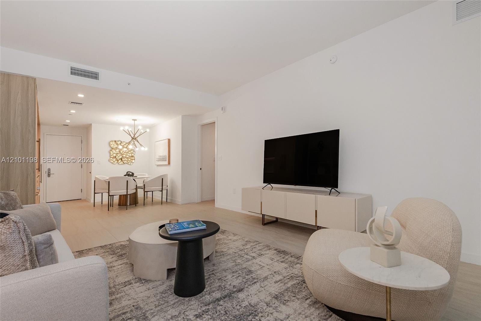 77 SE 5th Street 2208, Miami, FL 33131 photo 2
