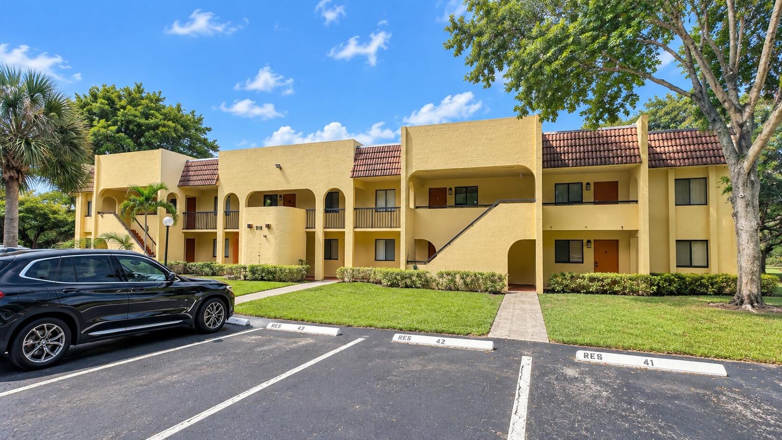 918 SW 9th St Circle 201 — photo 1