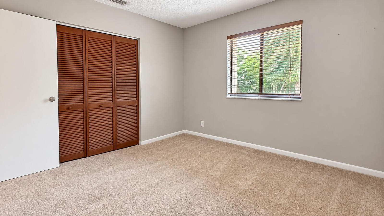 918 SW 9th St Circle 201 — photo 11