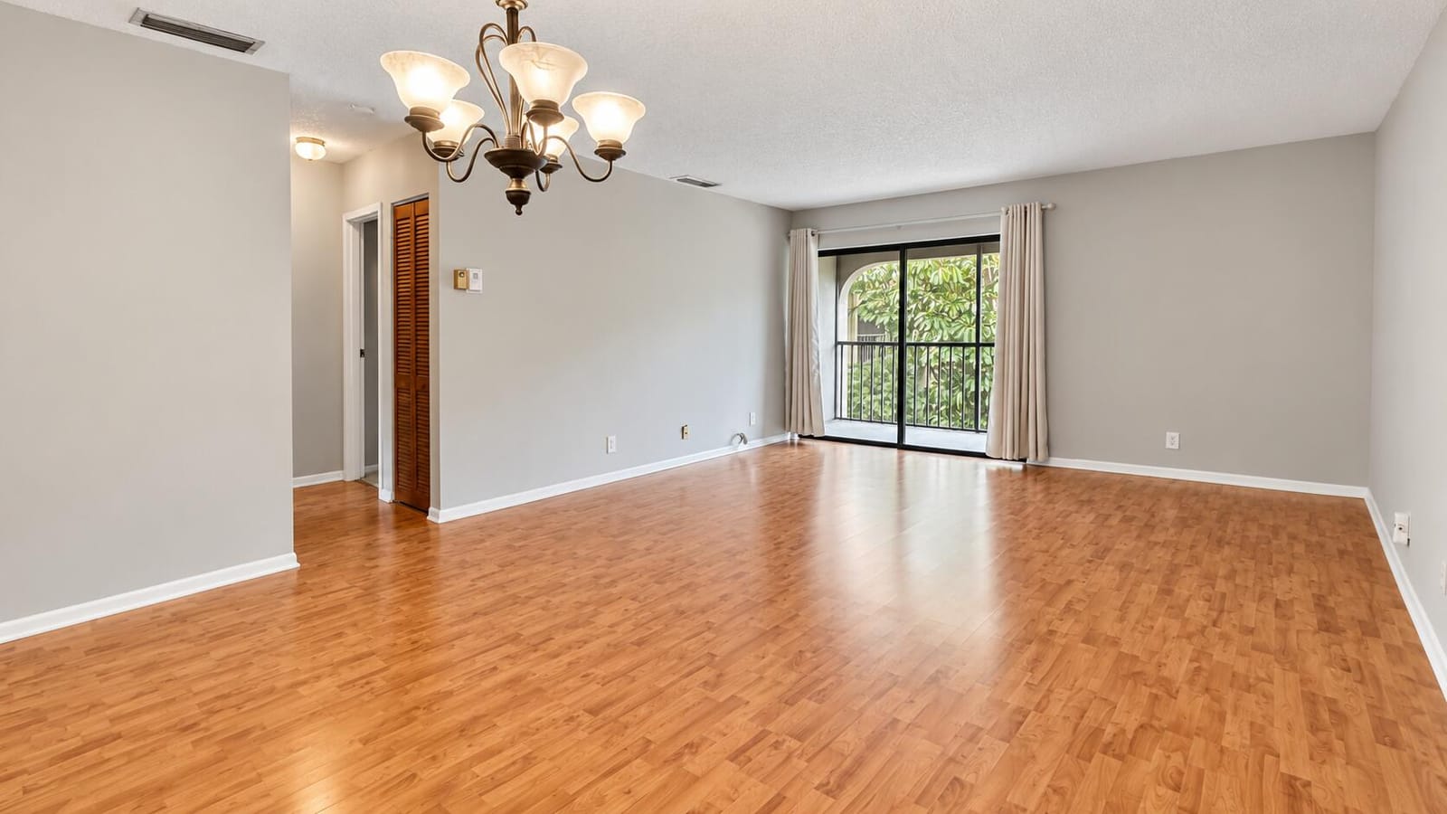 918 SW 9th St Circle 201 — photo 3