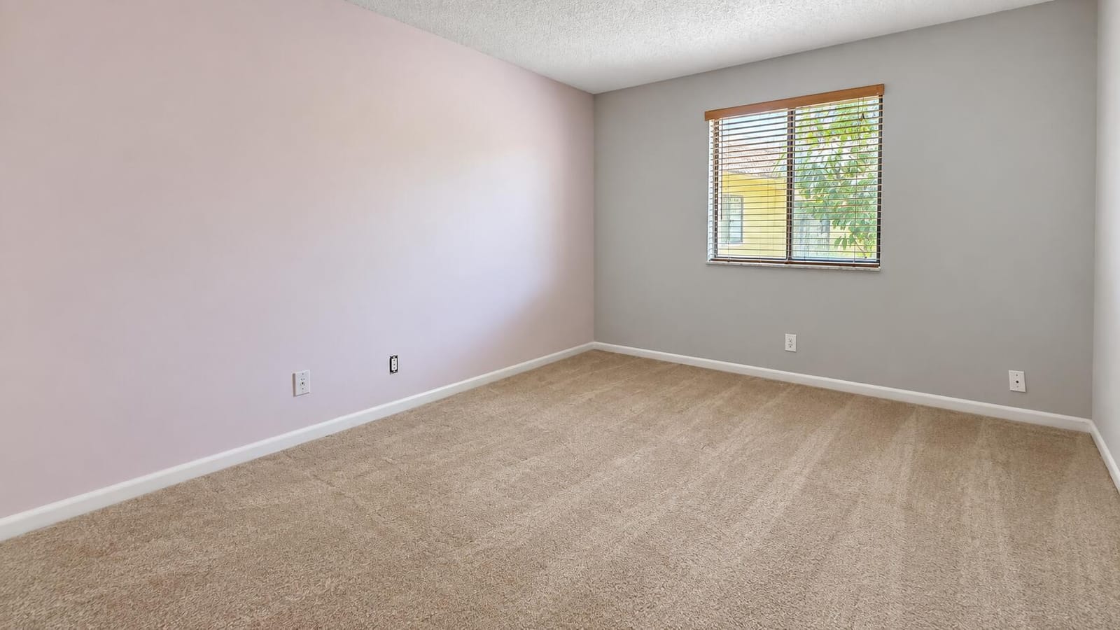 918 SW 9th St Circle 201 — photo 8