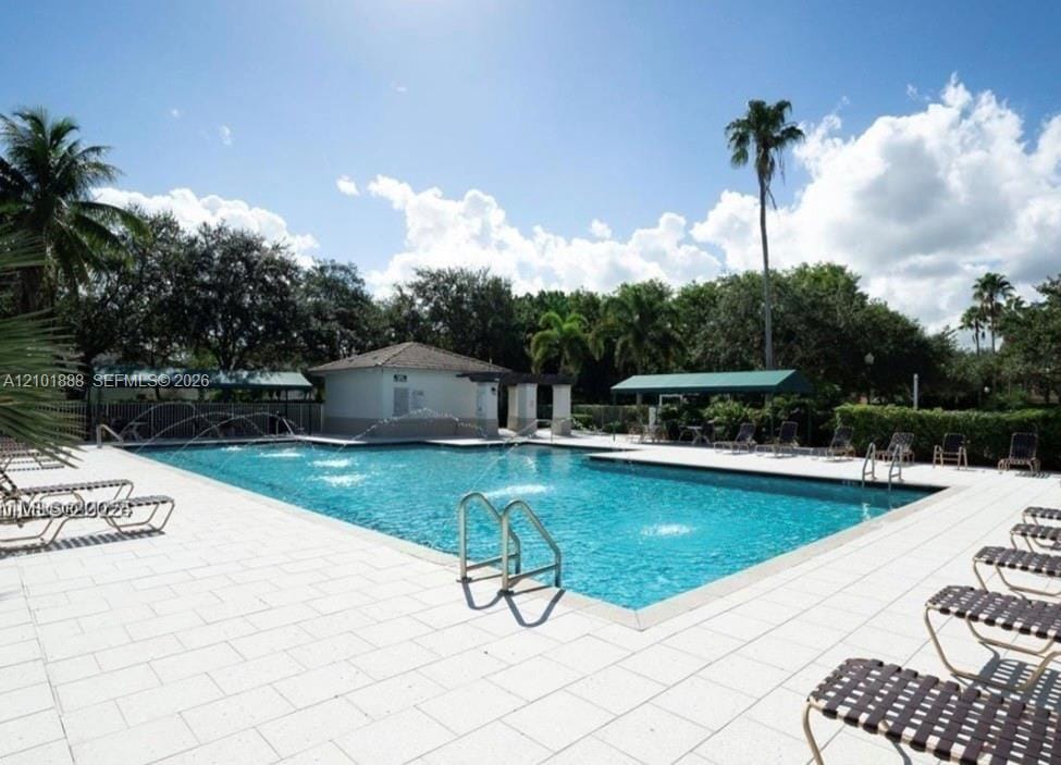 932 Falling Water Road, Weston, FL 33326 photo 10