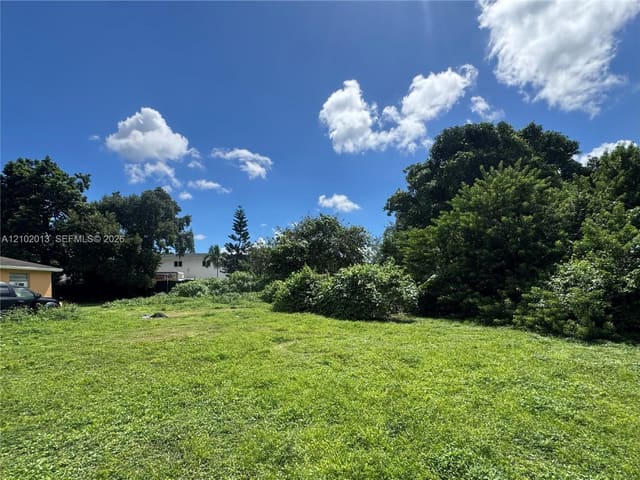 2950 NW 48th, Miami, FL 33142
