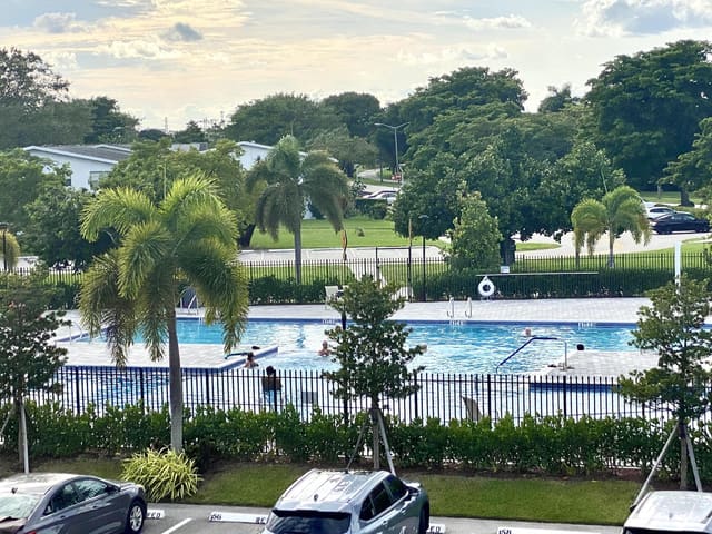 27 RICHMOND D Crescent, Deerfield Beach, FL 33442