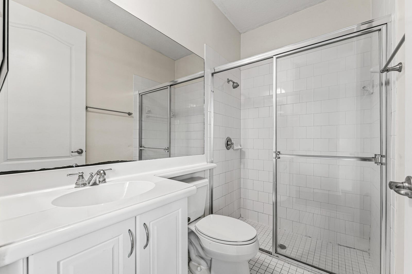 673 NW 38th Circle — photo 5