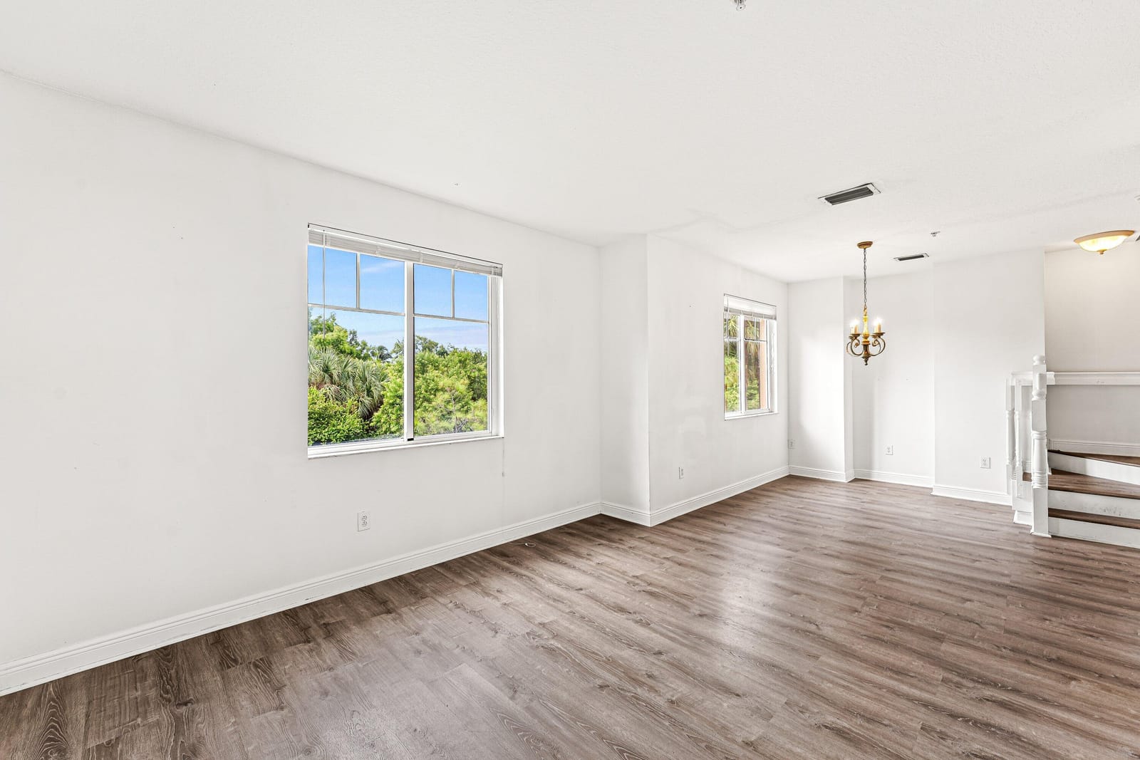 673 NW 38th Circle — photo 7