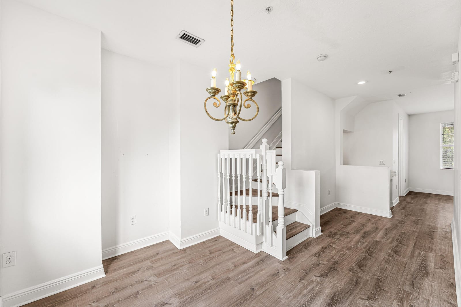 673 NW 38th Circle — photo 9