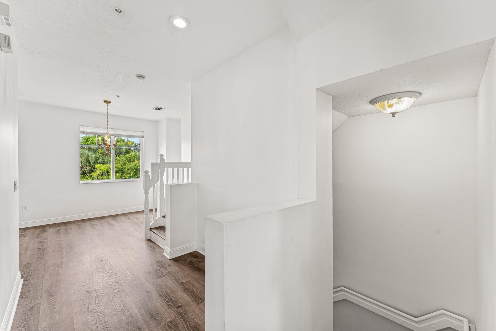 673 NW 38th Circle — photo 10