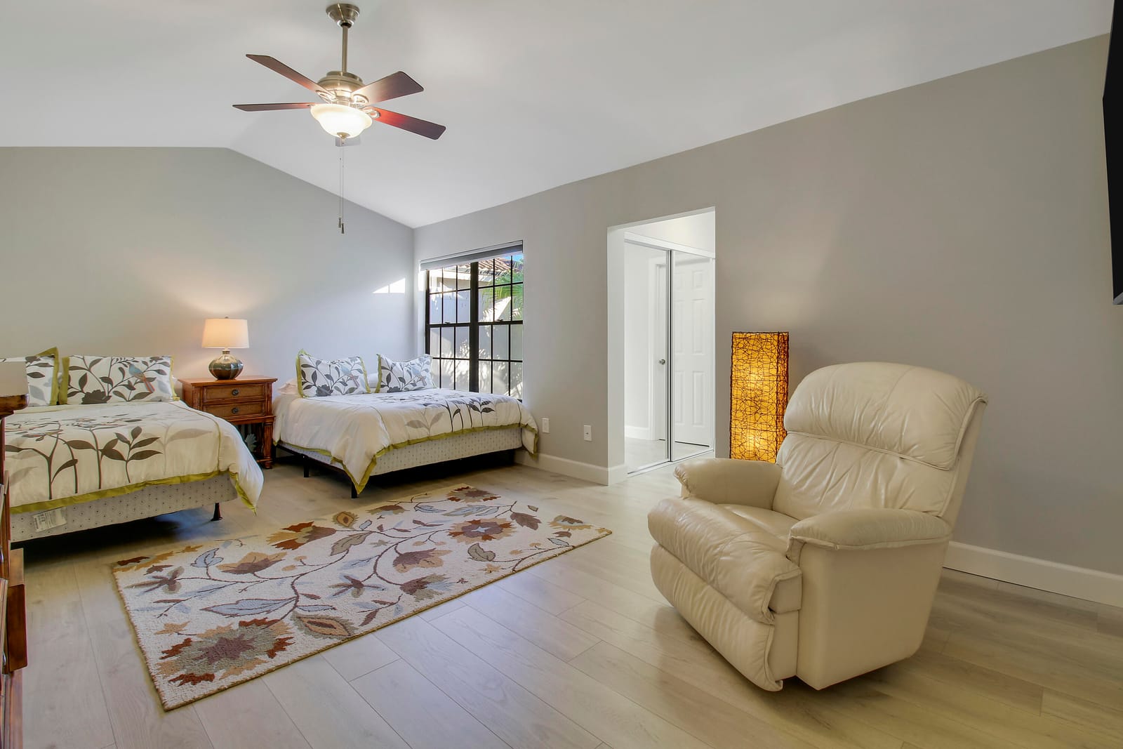 587 Prestwick Circle 2, Palm Beach Gardens, FL 33418 photo 18
