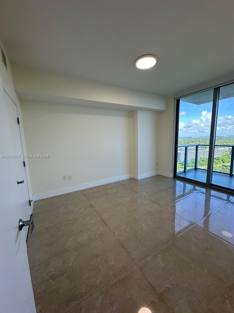 16385 Biscayne Boulevard 2606, North Miami Beach, FL 33160 photo 26