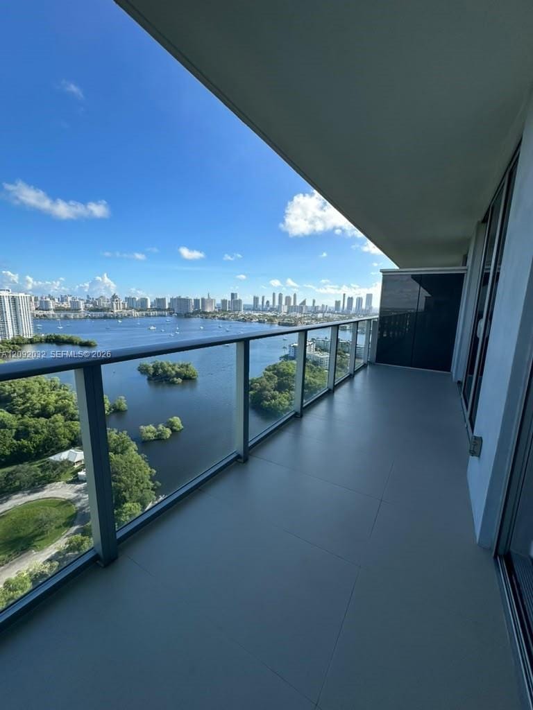 16385 Biscayne Boulevard 2606, North Miami Beach, FL 33160 photo 29