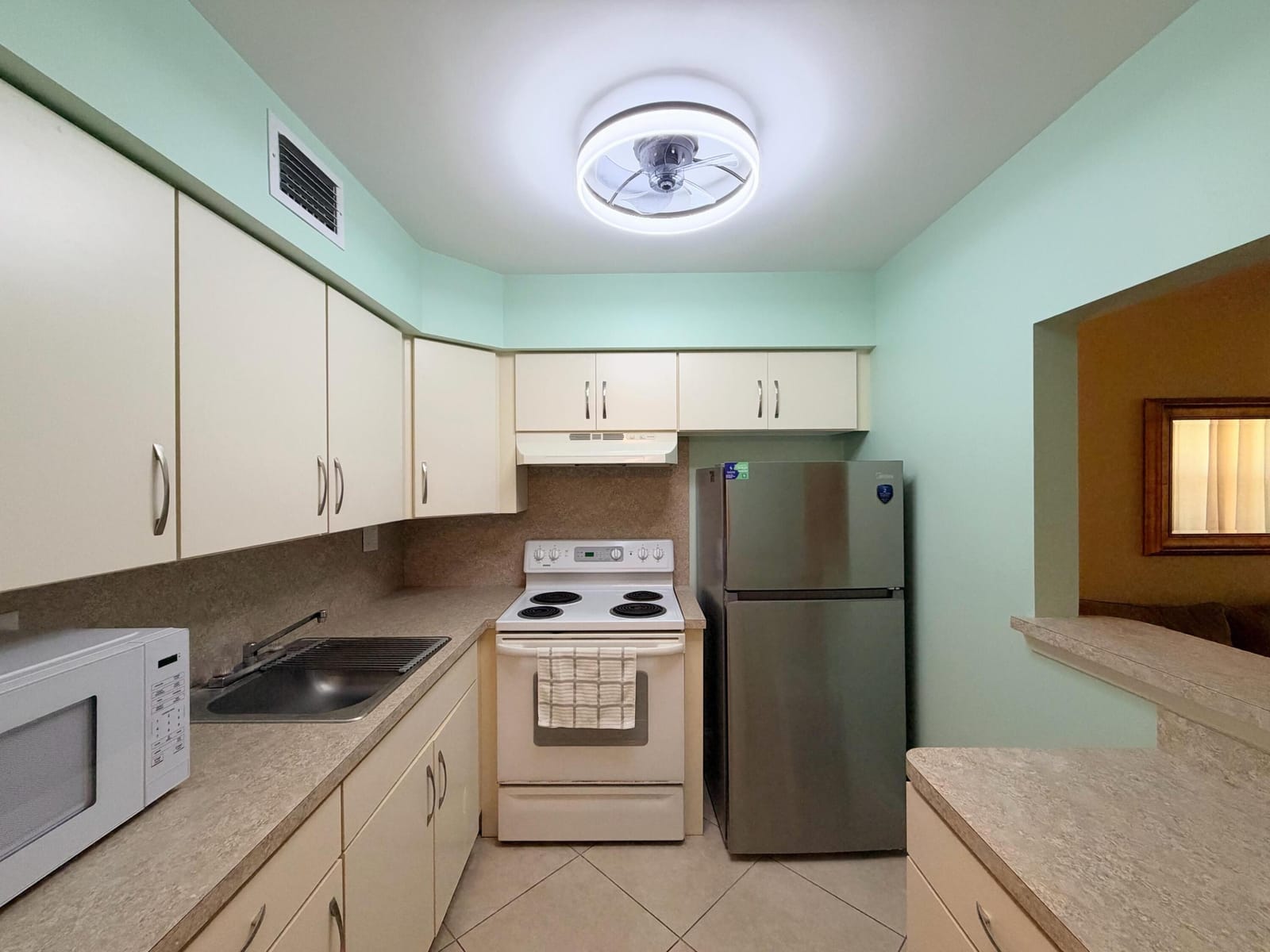 240 HORIZONS W 107, Boynton Beach, FL 33435 photo 8