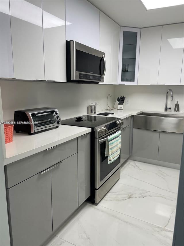 2101 S Ocean Drive 405, Hollywood, FL 33019