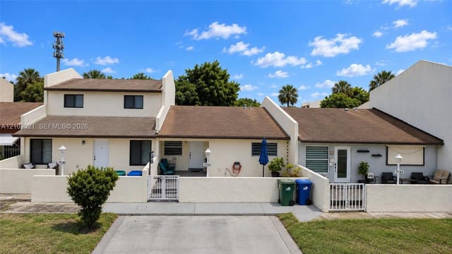 19582 NW 55th Cir Place, Miami Gardens, FL 33055
