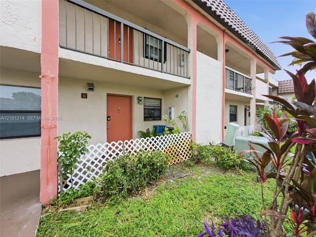 821 NE 207th Lane 1-103, Miami, FL 33179