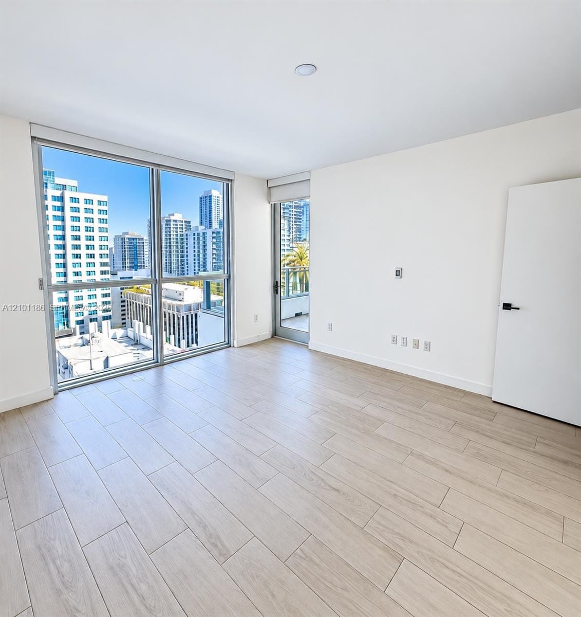 1080 Brickell Avenue 1606, Miami, FL 33131 photo 6