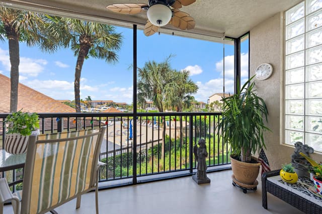 601 SEAFARER Circle 201, Jupiter, FL 33477