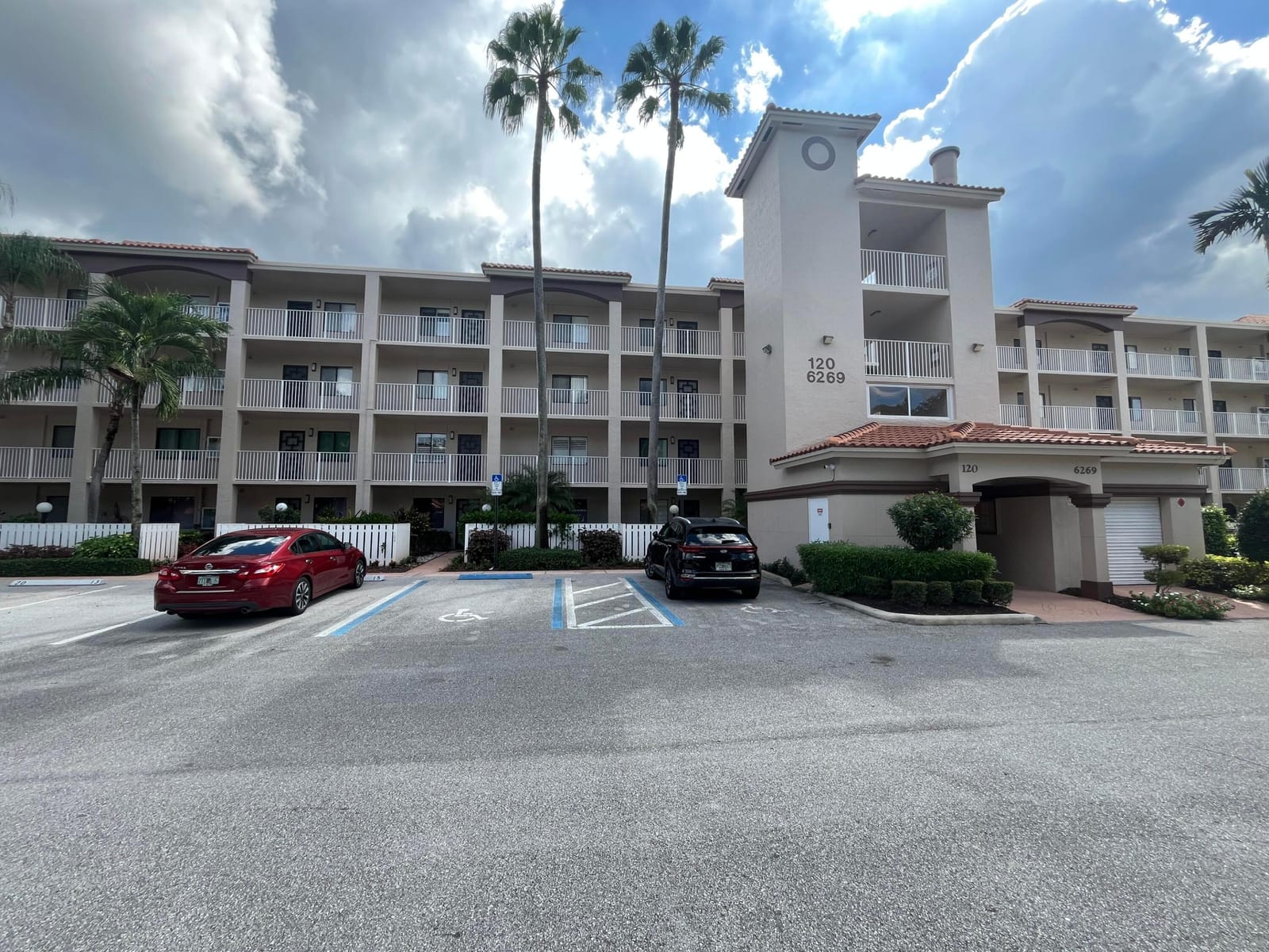 6269 Pointe Regal Circle 305 — photo 4