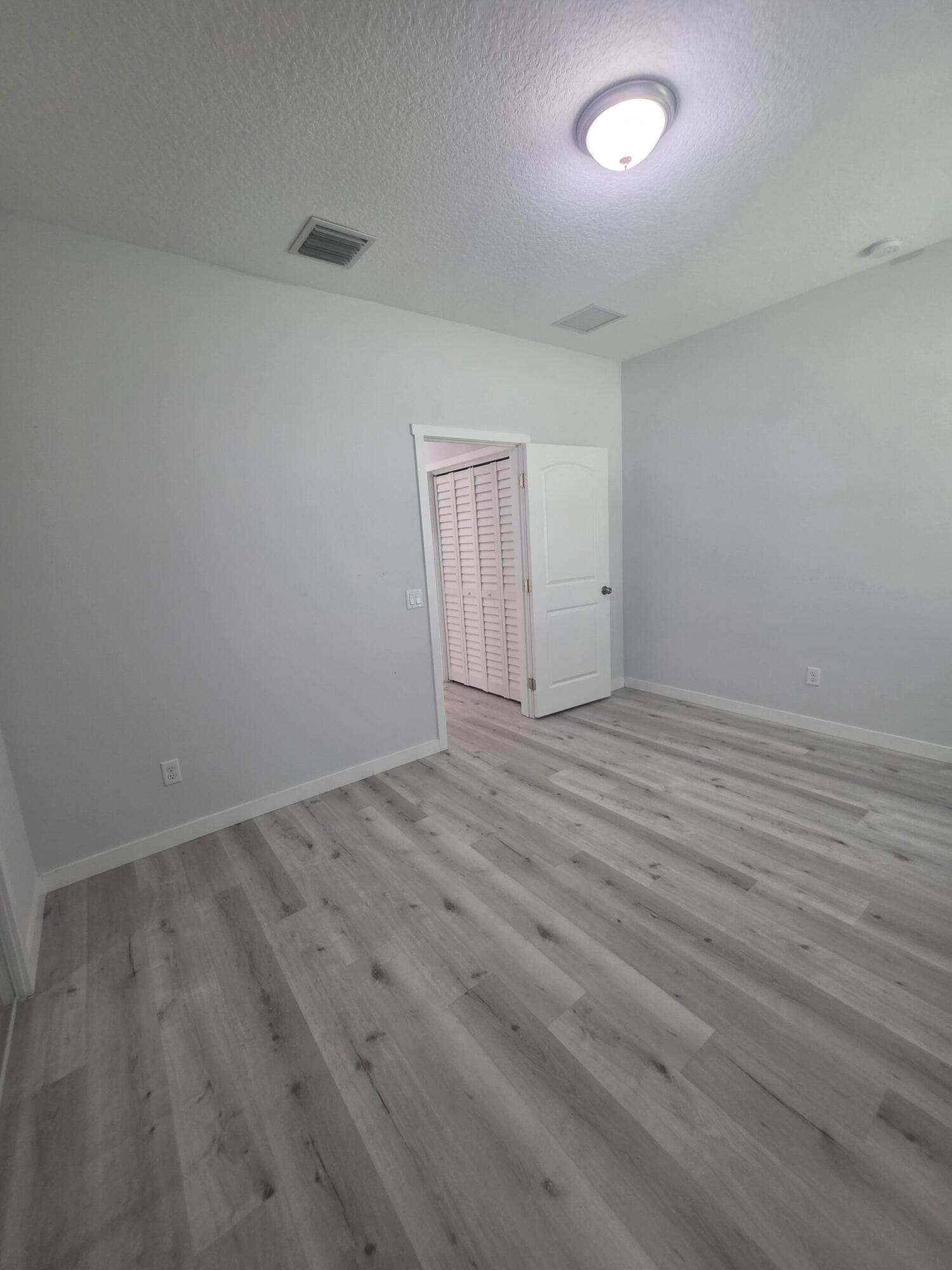 4595 Cambridge Street — photo 10