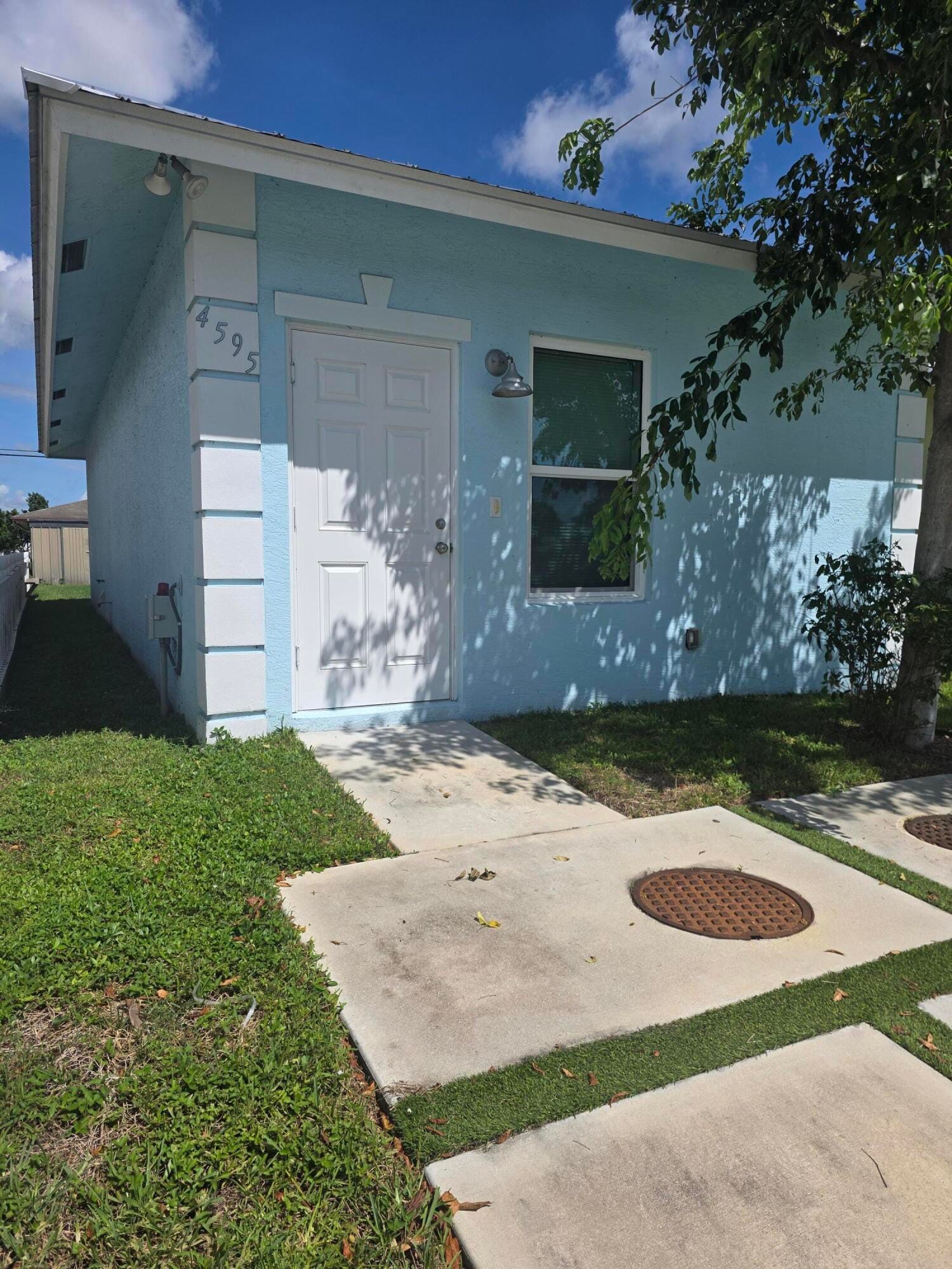 4595 Cambridge Street — photo 2