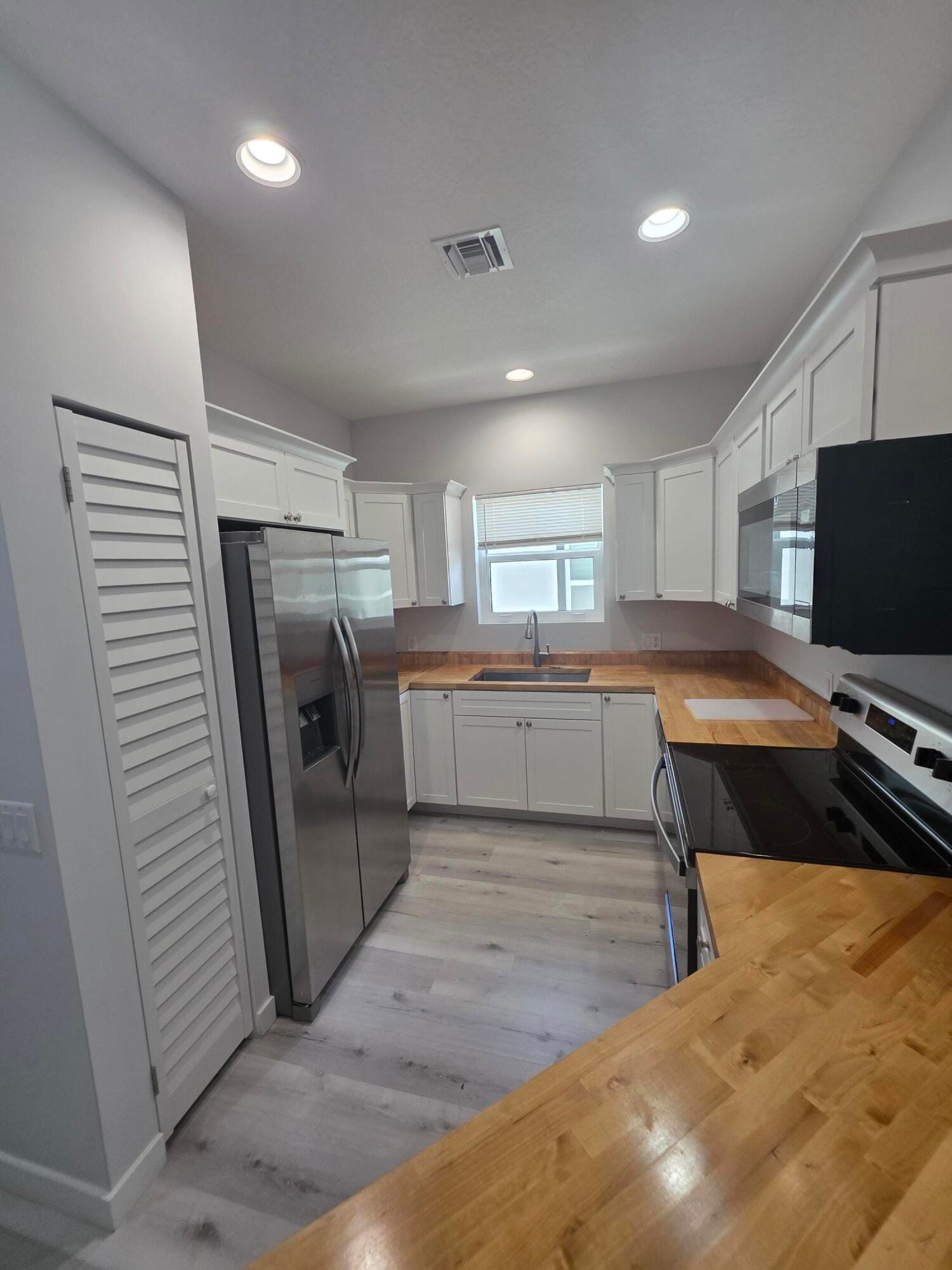 4595 Cambridge Street — photo 4
