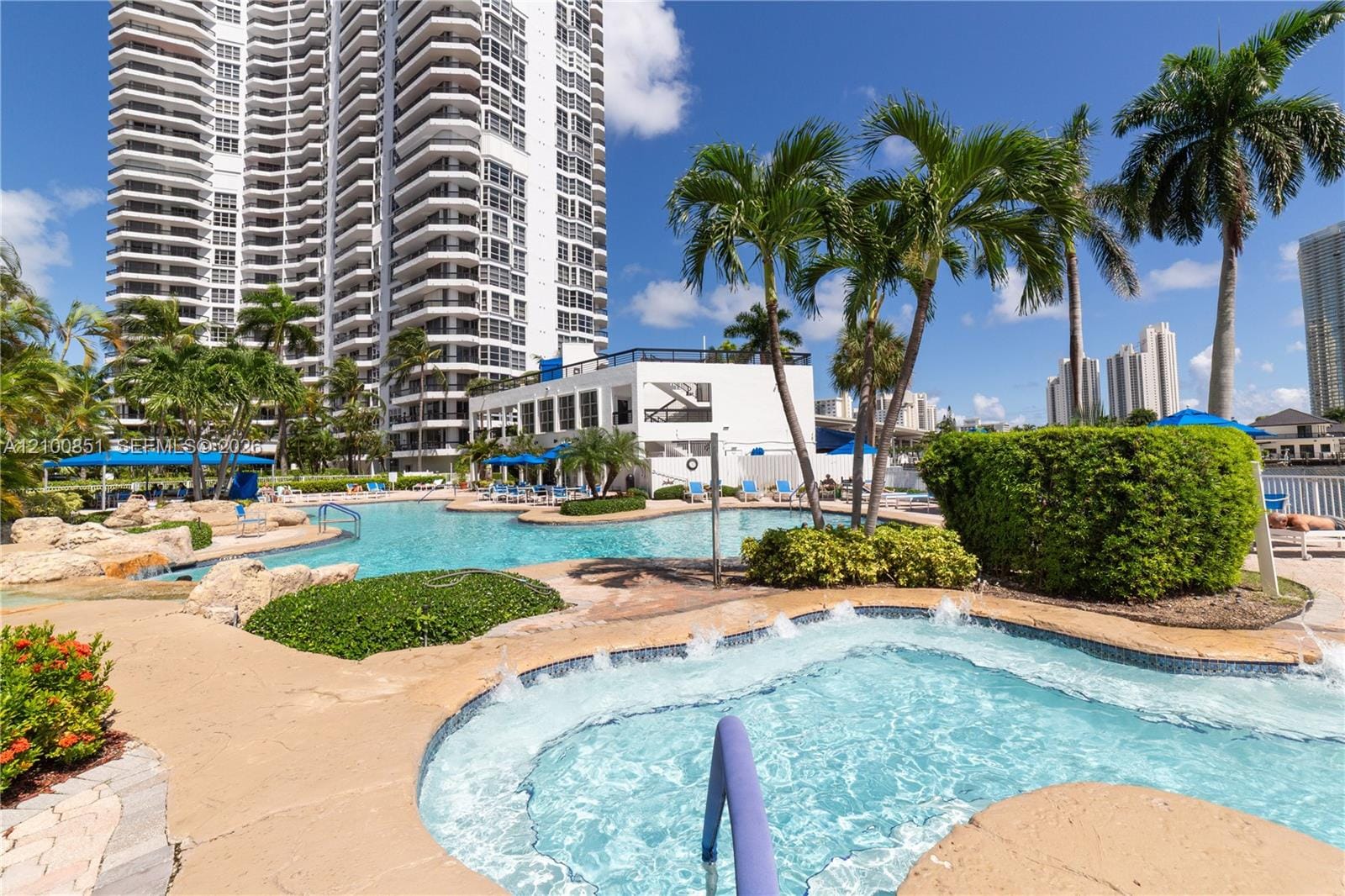 19195 NE 36th Court 802, Aventura, FL 33180 photo 4