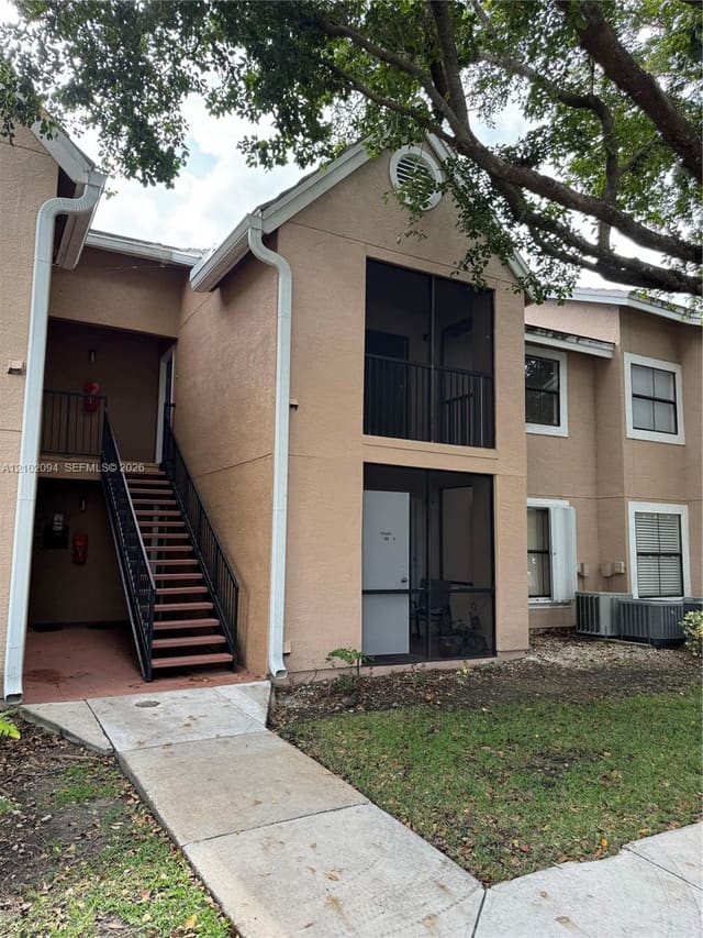 15600 SW 106th Lane 1006, Miami, FL 33196