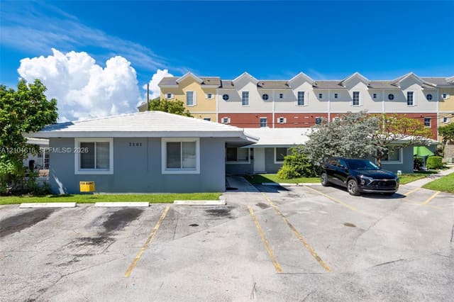 2101 NE 41st Street B, Lighthouse Point, FL 33064