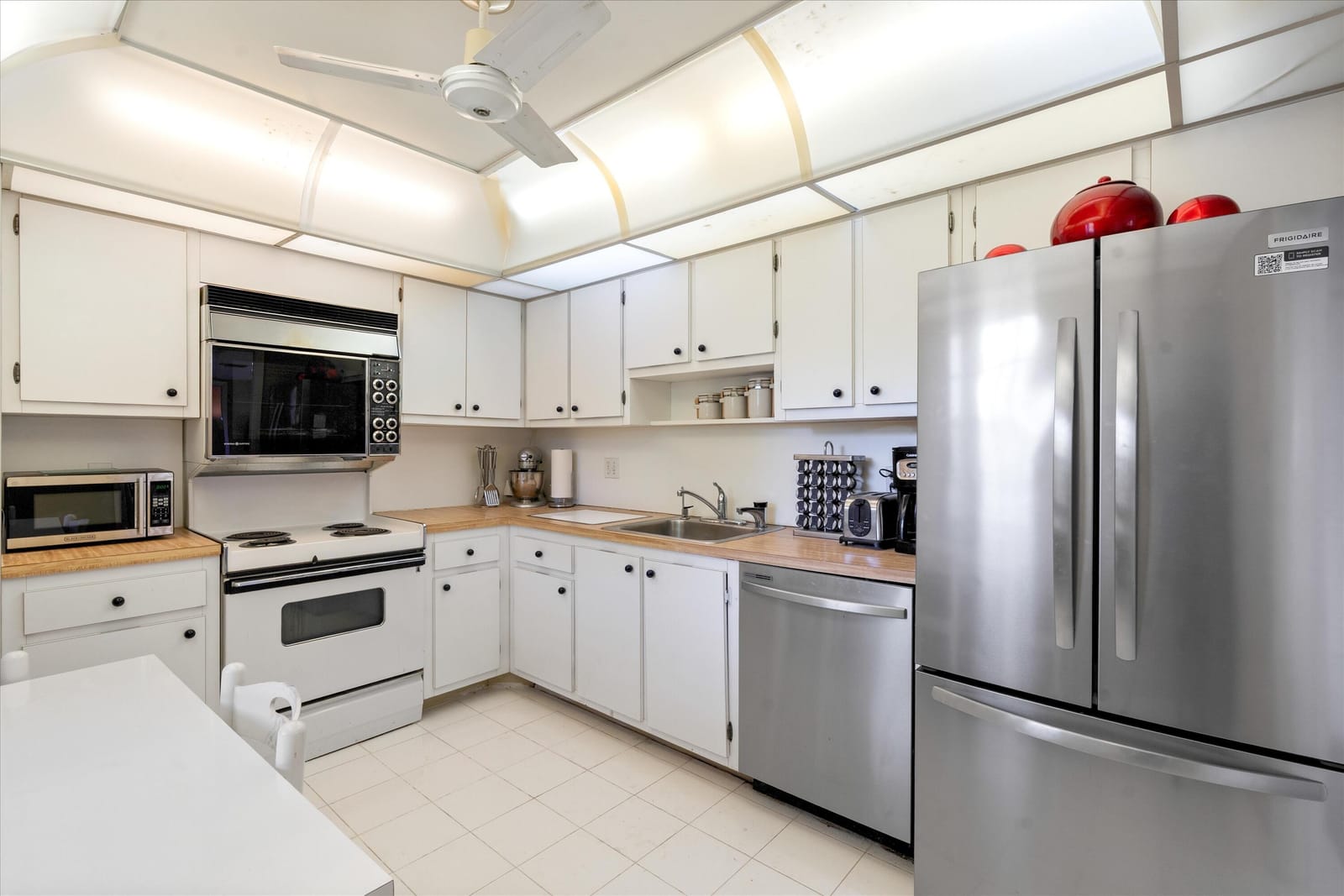 3980 Oaks Clubhouse Drive 411, Pompano Beach, FL 33069 photo 15
