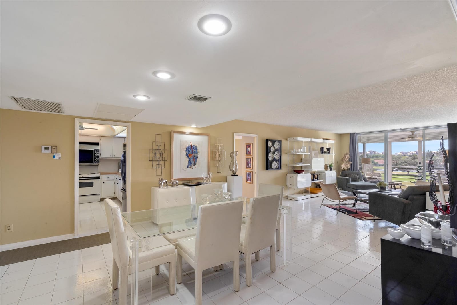 3980 Oaks Clubhouse Drive 411, Pompano Beach, FL 33069 photo 16