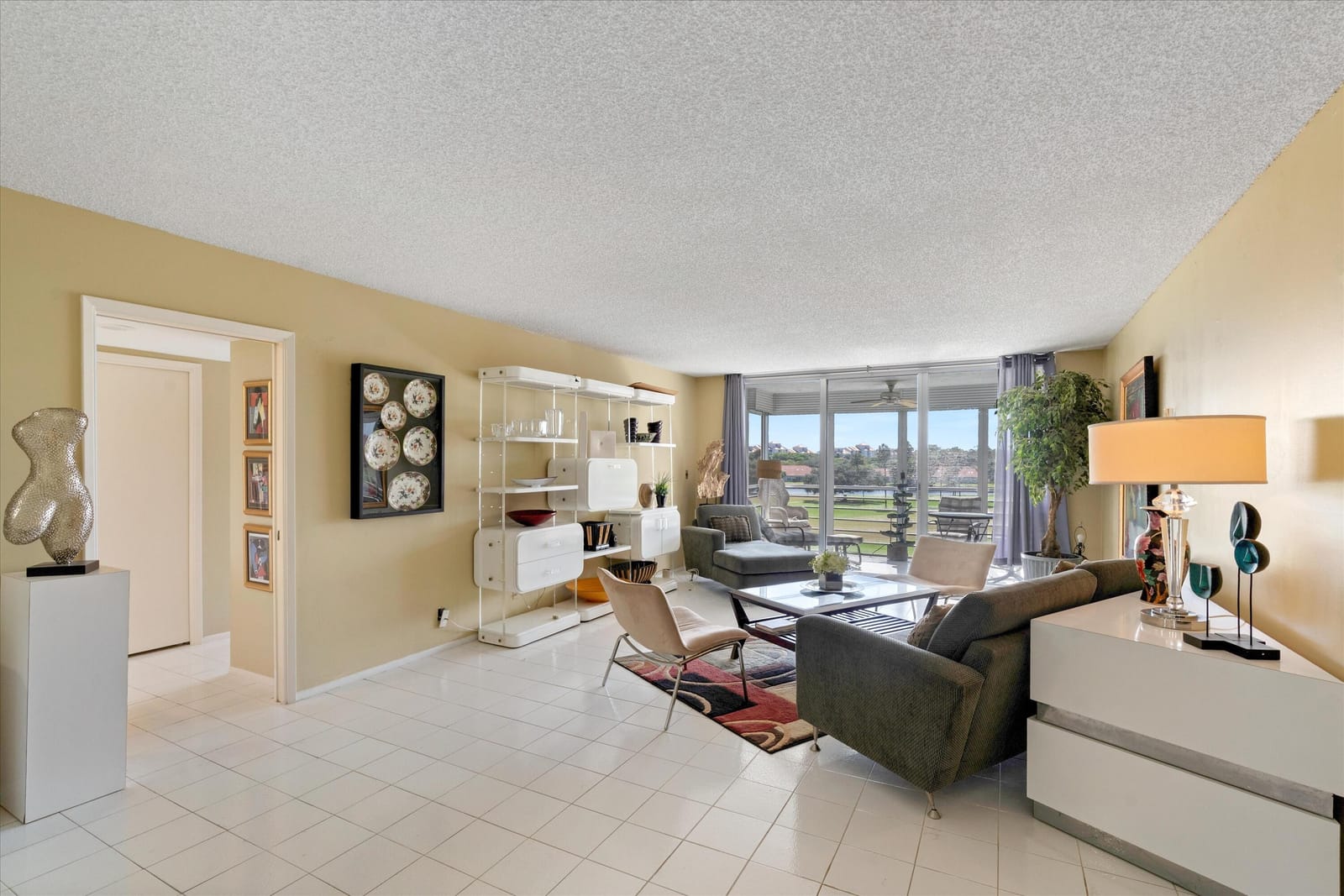 3980 Oaks Clubhouse Drive 411, Pompano Beach, FL 33069 photo 3