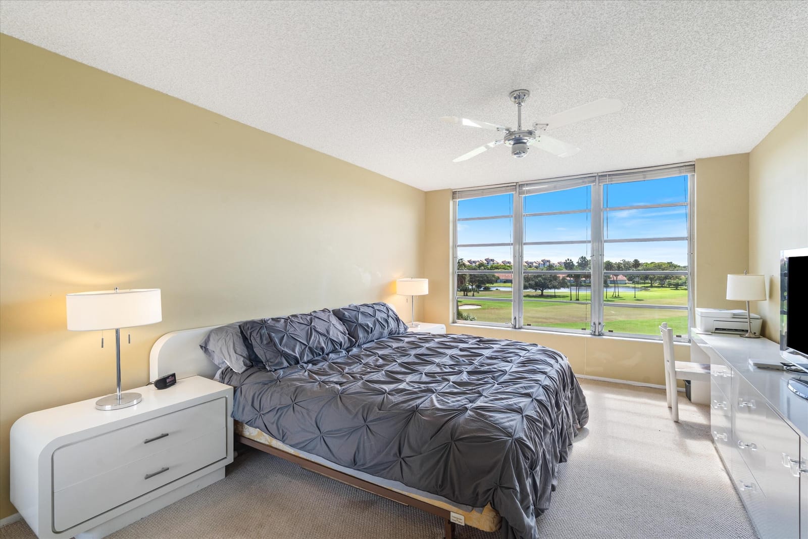 3980 Oaks Clubhouse Drive 411, Pompano Beach, FL 33069 photo 5