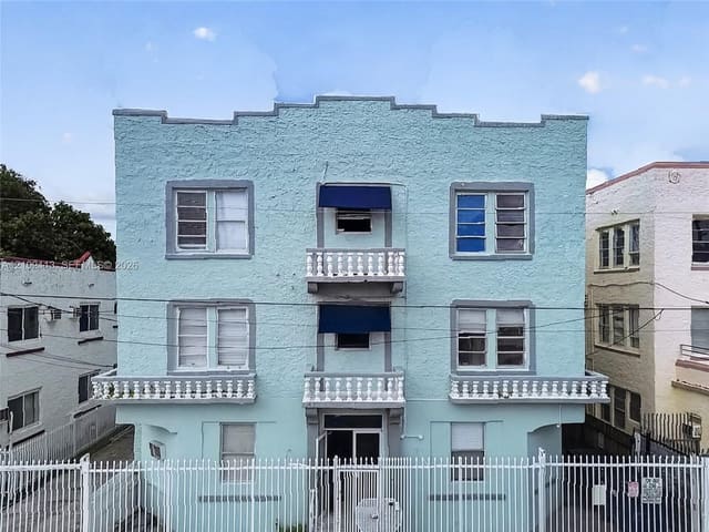 967 SW 5th Street 11, Miami, FL 33130