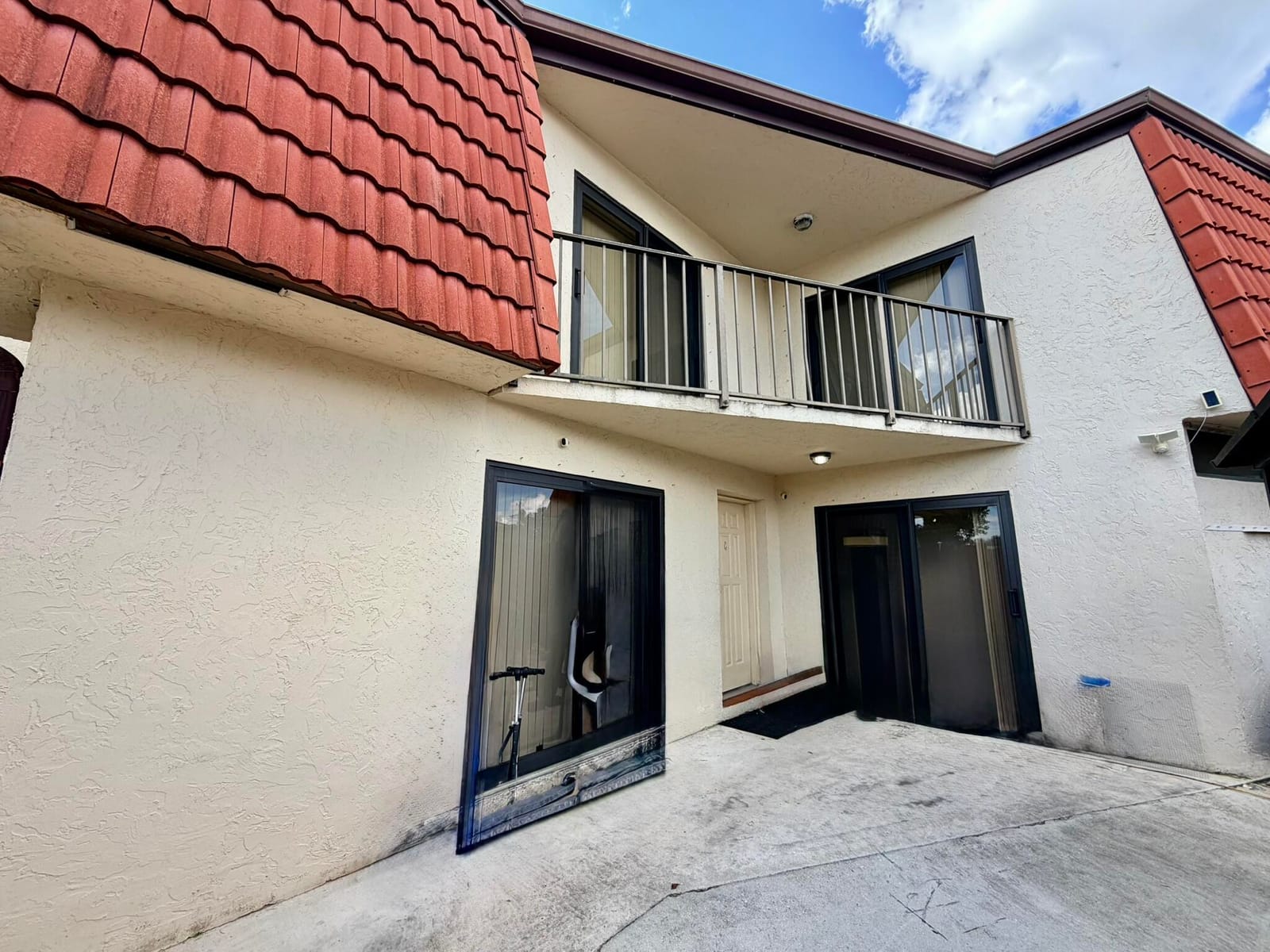 3870 VICTORIA Drive — photo 7