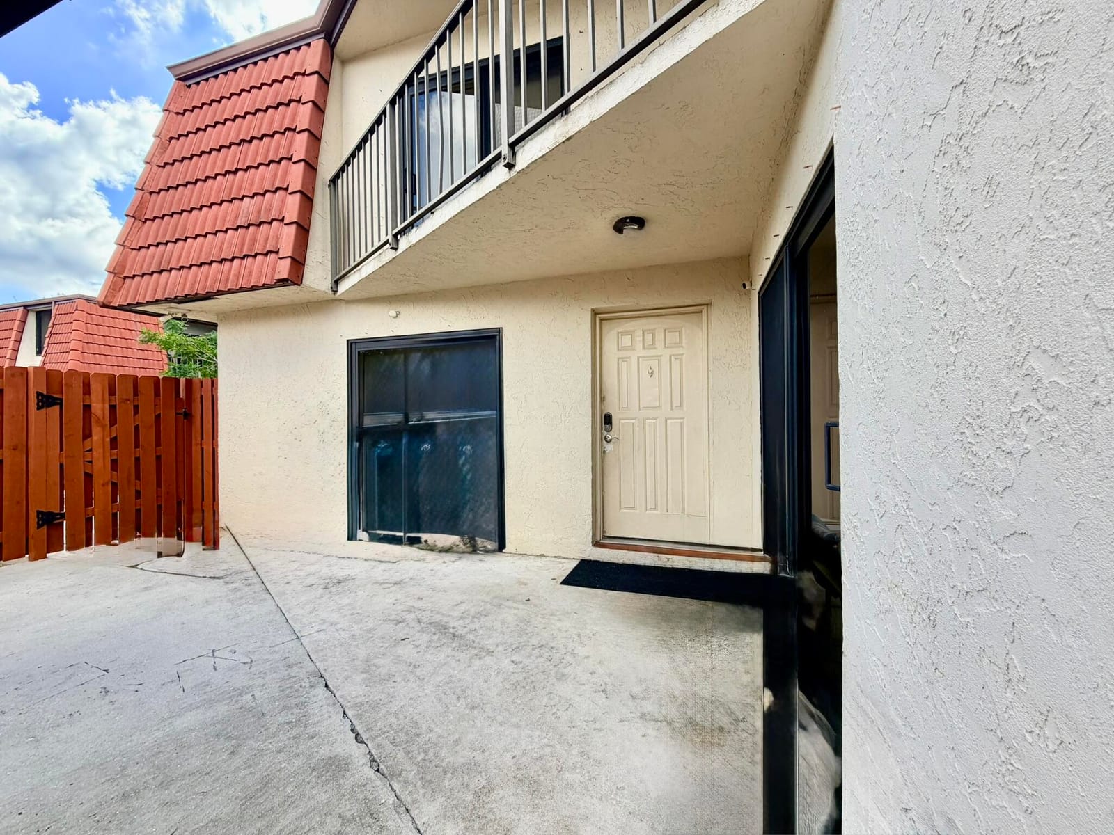 3870 VICTORIA Drive — photo 8