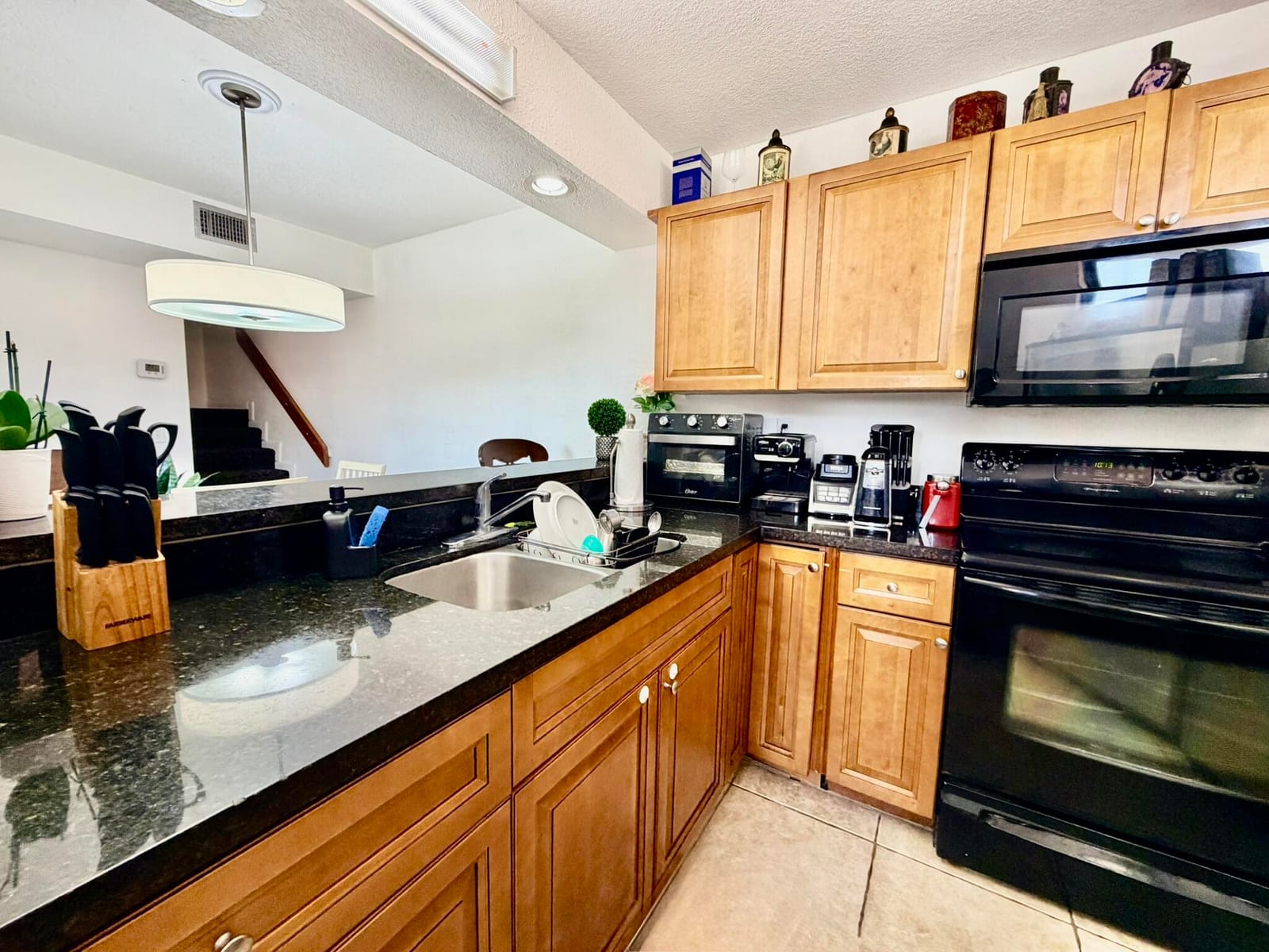 3870 VICTORIA Drive — photo 9
