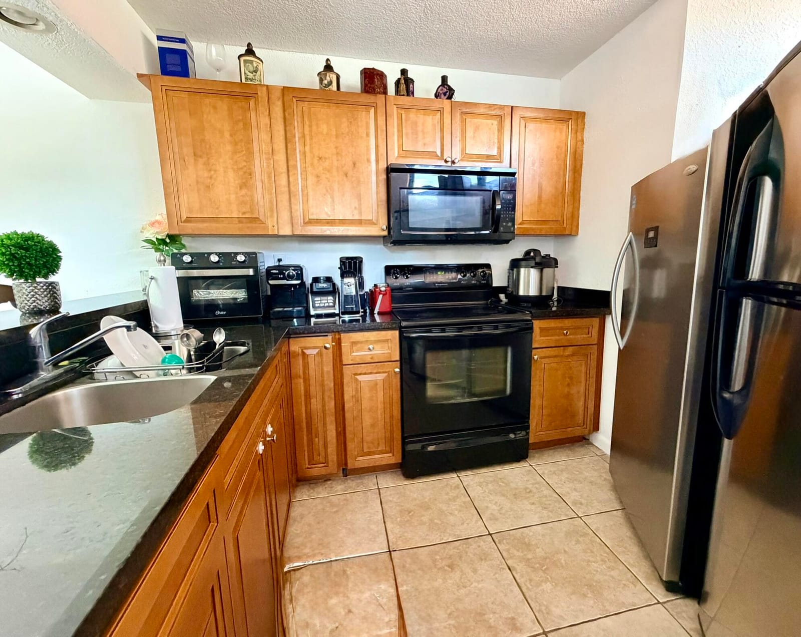 3870 VICTORIA Drive — photo 10