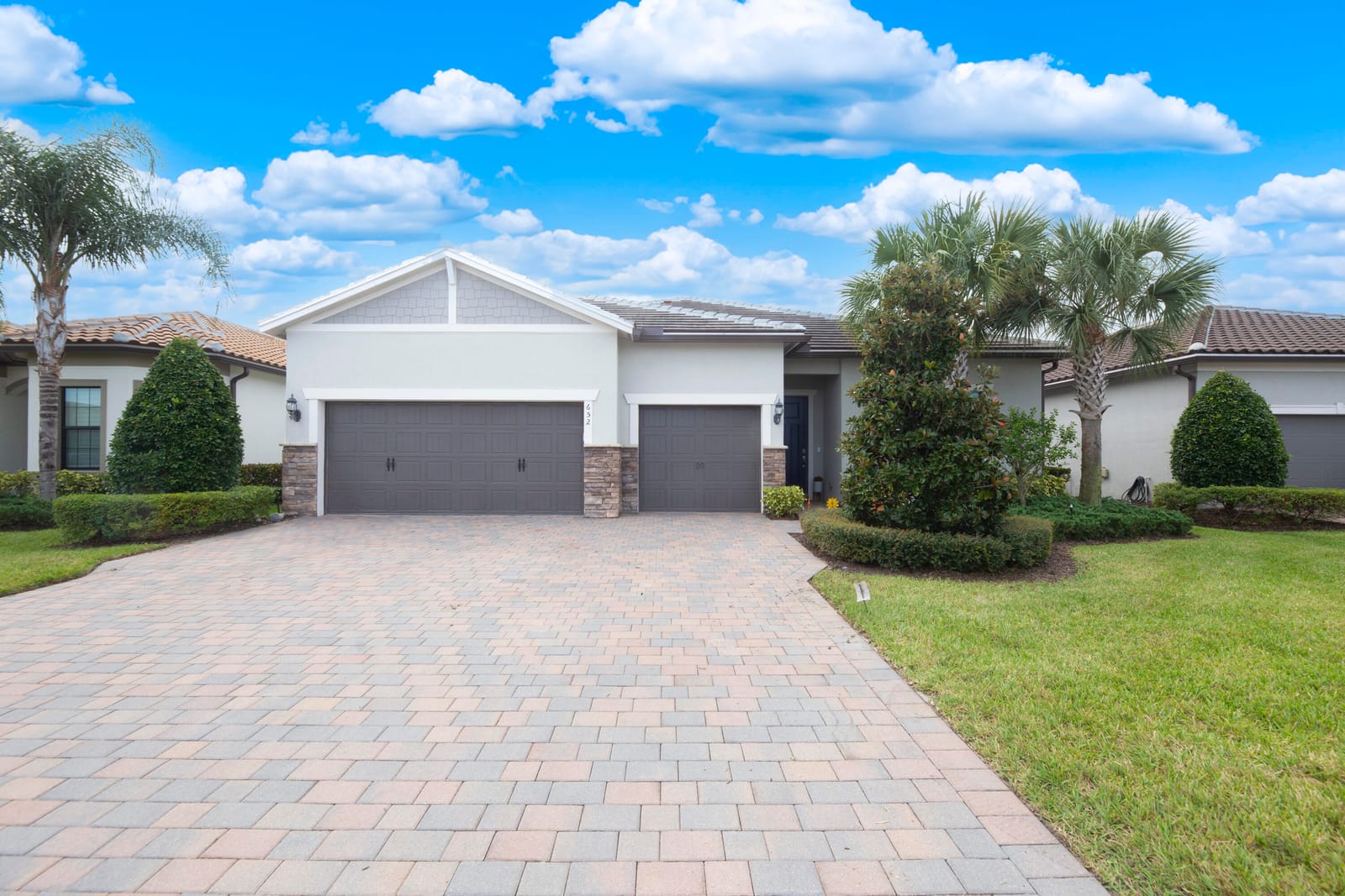 652 SE BOBOLI Way, Port St. Lucie, FL 34984 photo 2