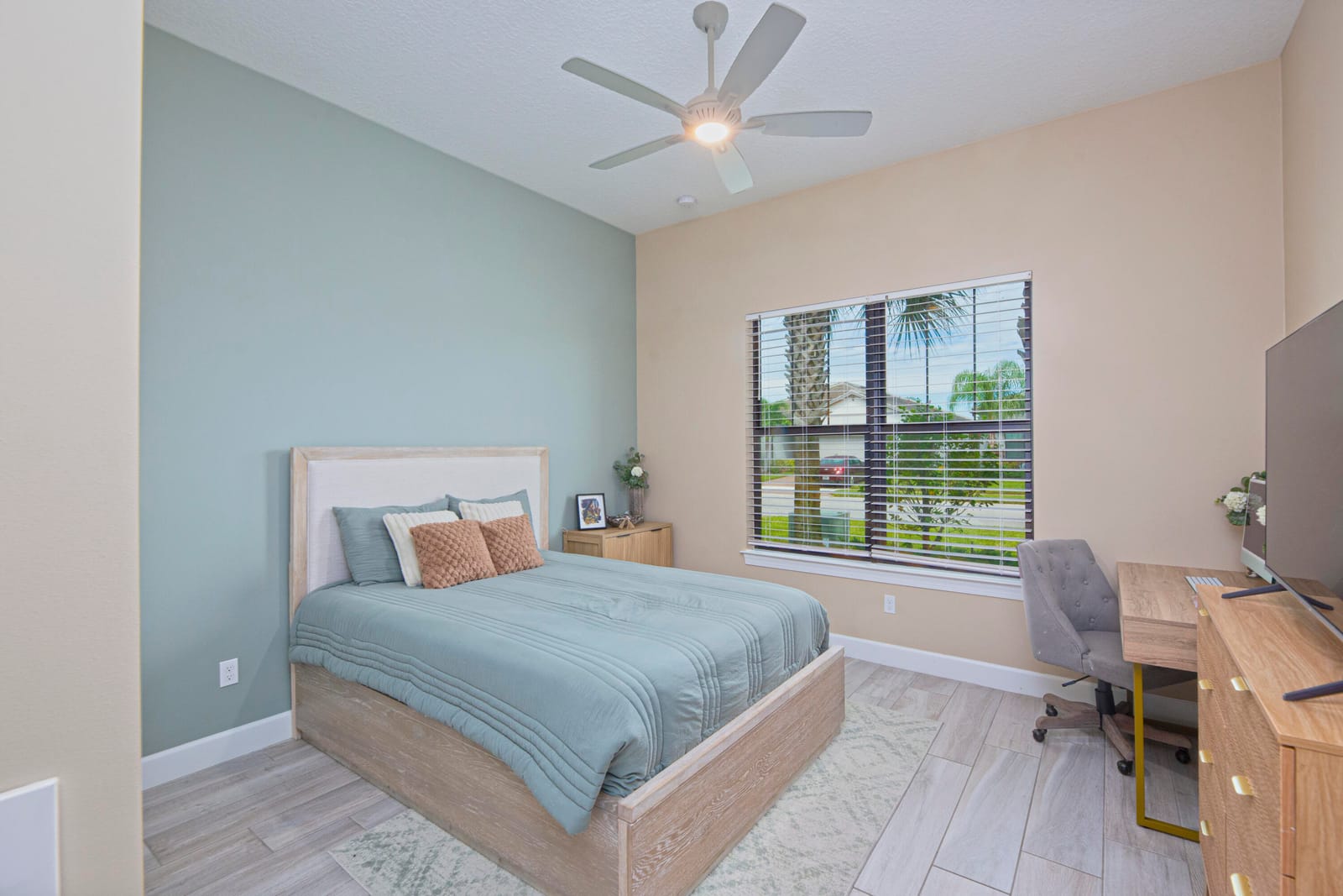 652 SE BOBOLI Way, Port St. Lucie, FL 34984 photo 12