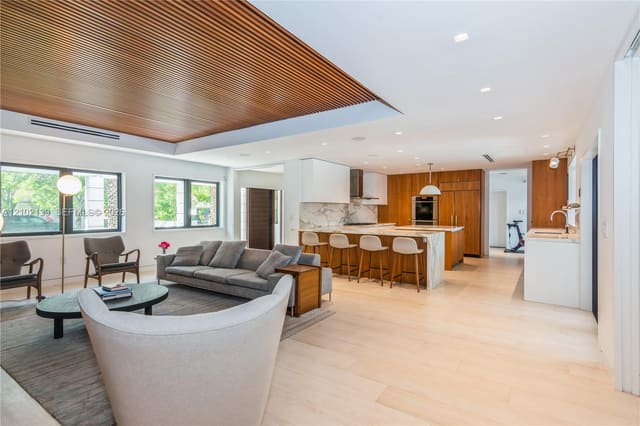 1035 Catalonia Avenue, Coral Gables, FL 33134