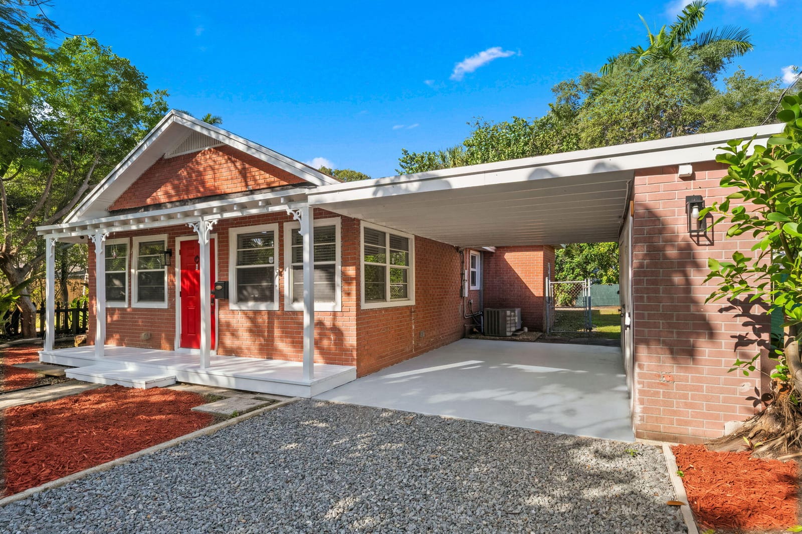 315 SW 9TH Avenue — photo 3