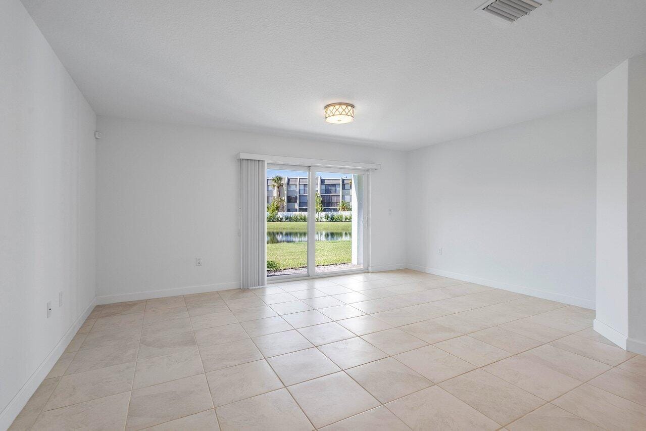 6758 Broadwater Lane — photo 11