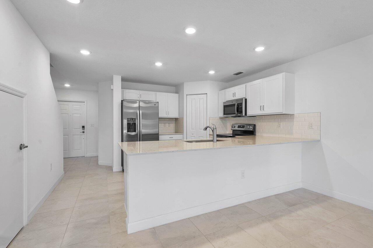 6758 Broadwater Lane — photo 8