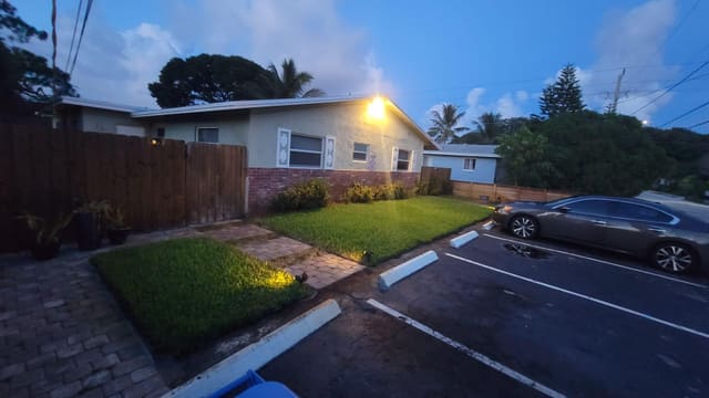 981 NE 36TH Street 1, Oakland Park, FL 33334