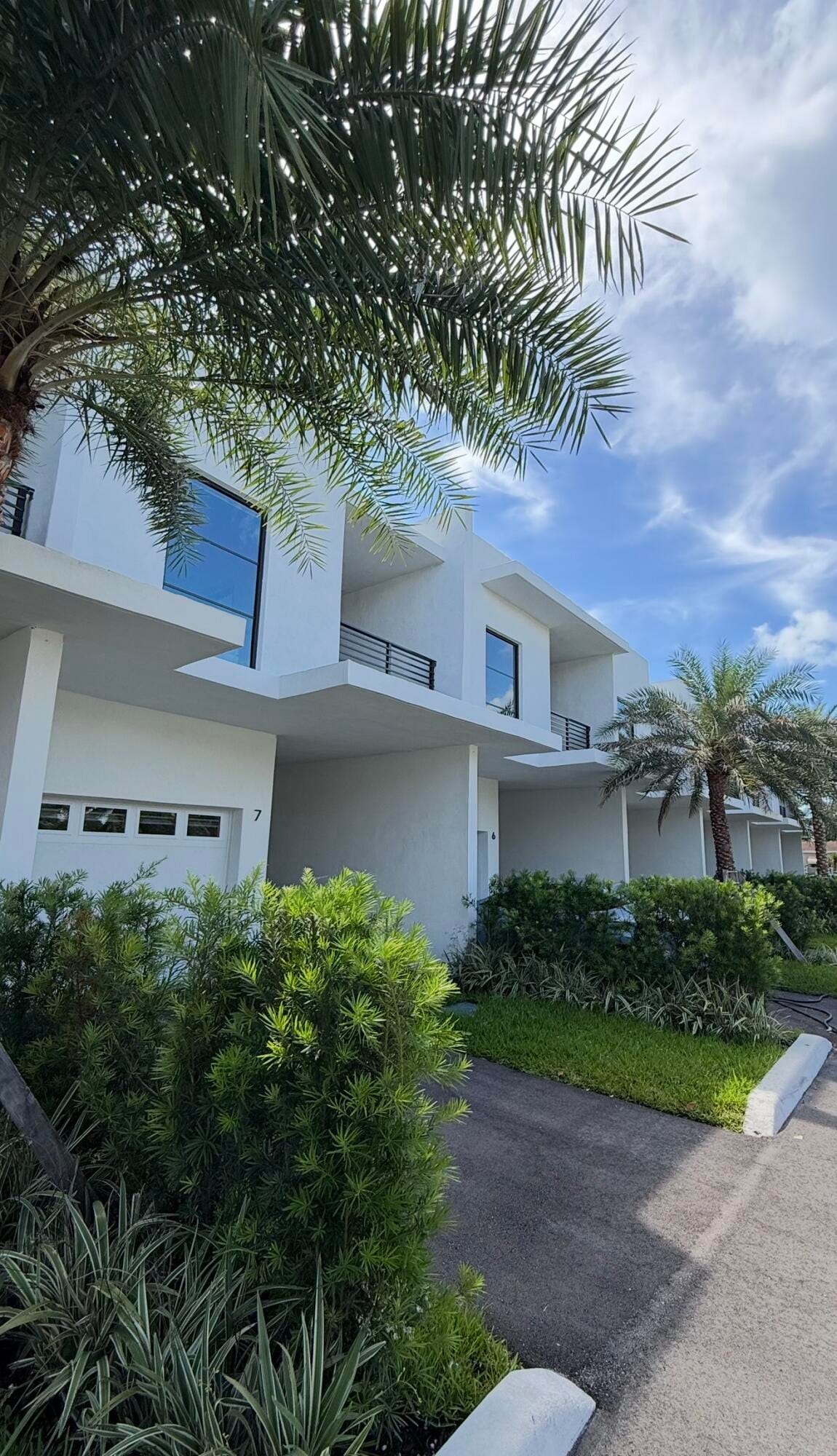 2511 PIERCE Street 2, Hollywood, FL 33020