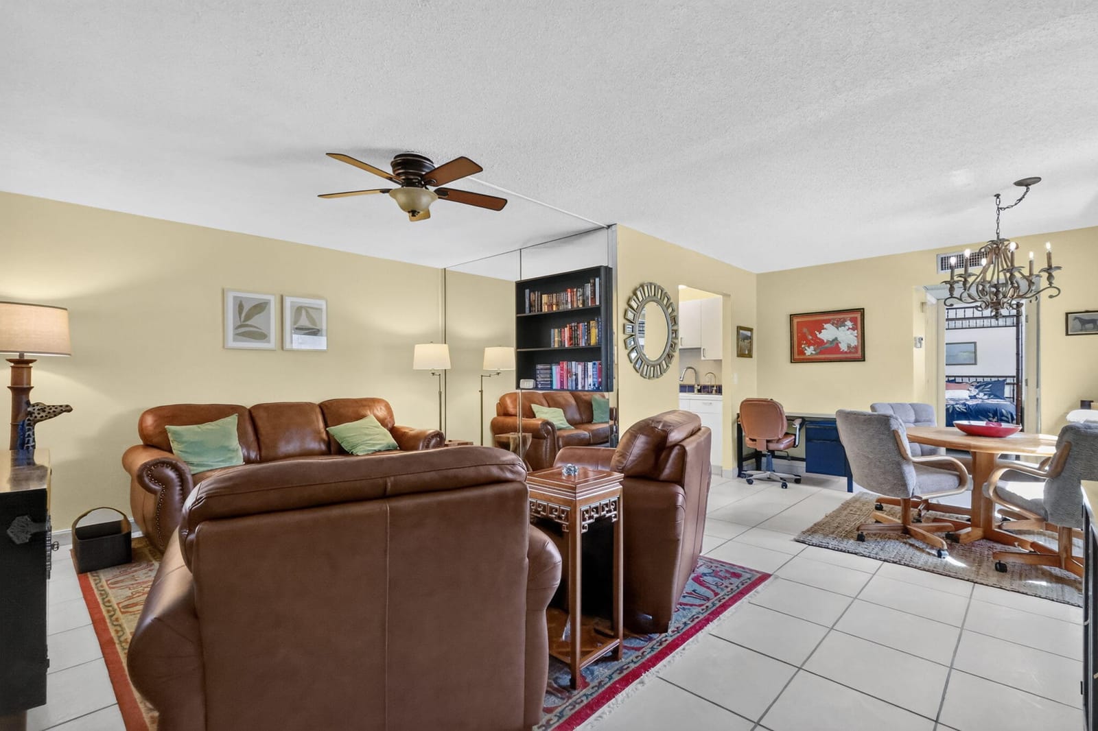 542 Monaco Way — photo 4