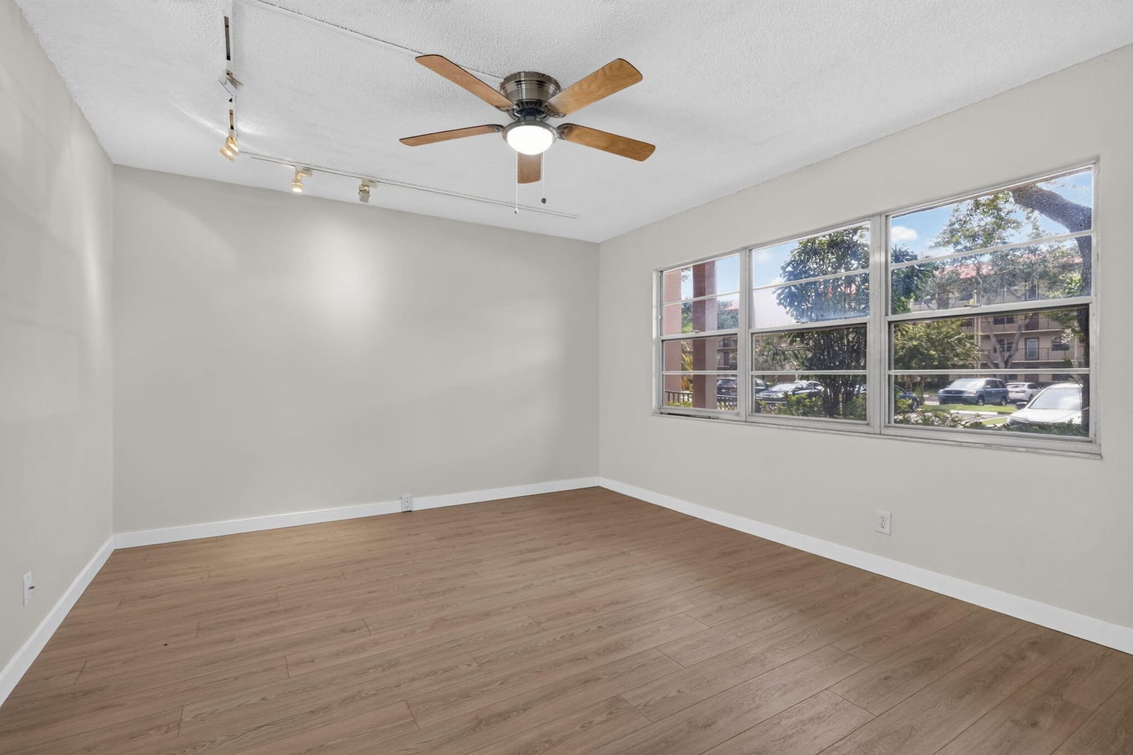 850 SW 133rd Terrace 108 B — photo 8